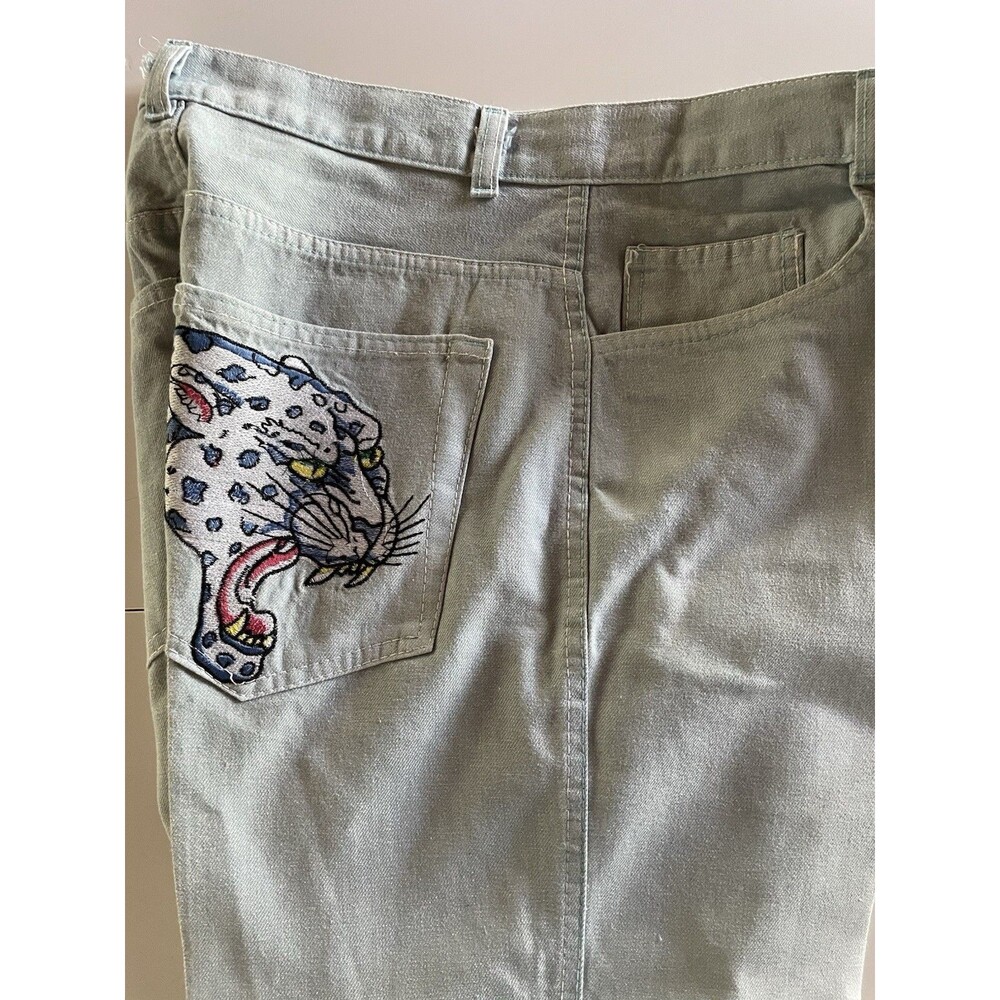 Vintage 90’s 32 X31 Light Blue Jeans with Embroidered Jaguar On Back Pocket